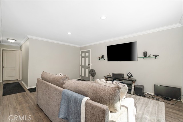 1240 N Broadway, Escondido CA: https://media.crmls.org/medias/a42d2986-75fc-43ed-8b77-ee8b6f522650.jpg