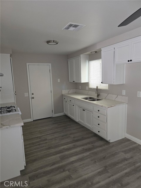 Detail Gallery Image 5 of 10 For 18605 New Hampshire a,  Adelanto,  CA 92301 - 2 Beds | 1 Baths