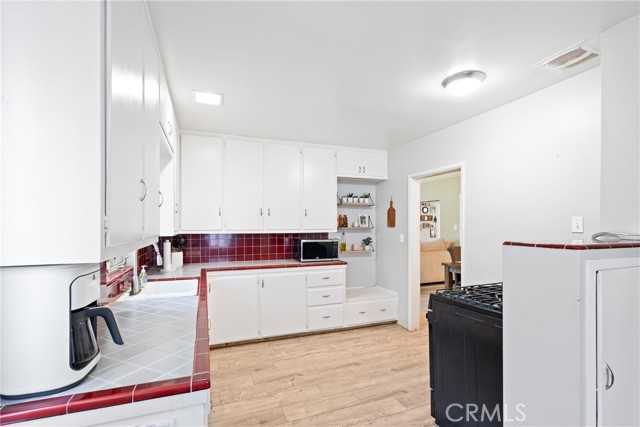 745 N Laurel Avenue, Upland CA: https://media.crmls.org/medias/a42dd2af-007a-4ce1-9ce8-9f89acace5d7.jpg