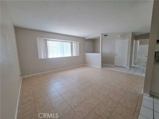 Detail Gallery Image 5 of 14 For 12222 Kiowa Rd #1,  Apple Valley,  CA 92308 - 2 Beds | 1 Baths