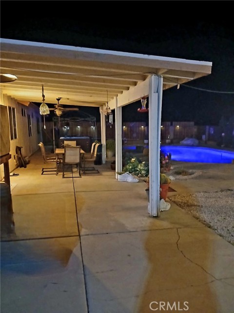 21961 Thunderbird, Apple Valley CA: https://media.crmls.org/medias/a42eb6f1-35a6-41c4-b955-79c4378a6e11.jpg