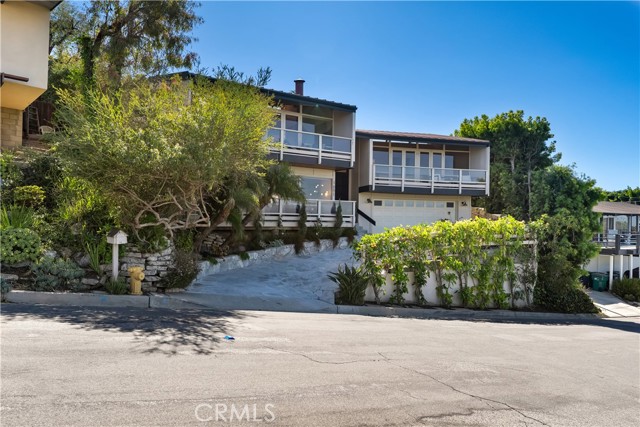Detail Gallery Image 1 of 46 For 1961 San Remo Dr, Laguna Beach,  CA 92651 - 3 Beds | 2/1 Baths
