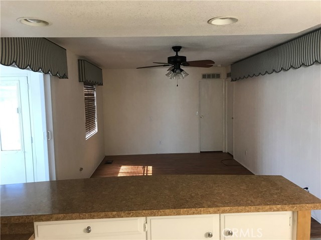 Detail Gallery Image 10 of 24 For 1555 Santa Susana Dr, Hemet,  CA 92543 - 2 Beds | 2 Baths