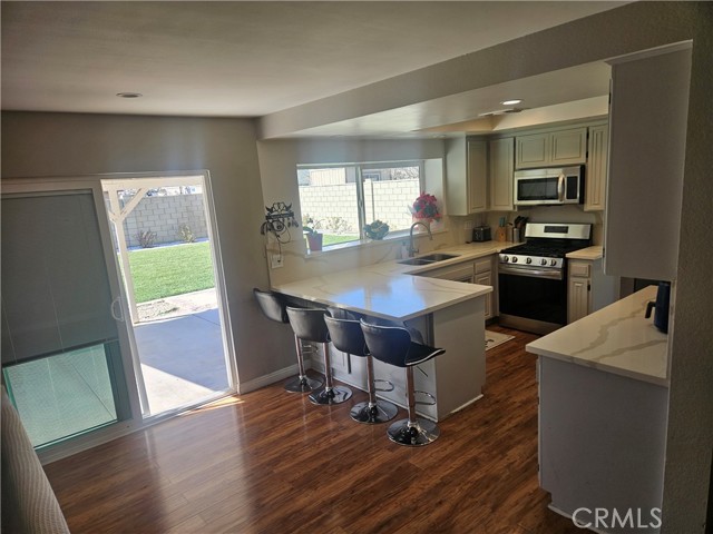 Detail Gallery Image 8 of 58 For 37323 Daybreak Street, Palmdale,  CA 93550 - 4 Beds | 3 Baths