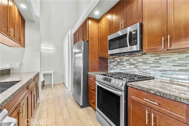 Detail Gallery Image 15 of 54 For 5440 Lindley Ave #316,  Encino,  CA 91316 - 2 Beds | 2 Baths