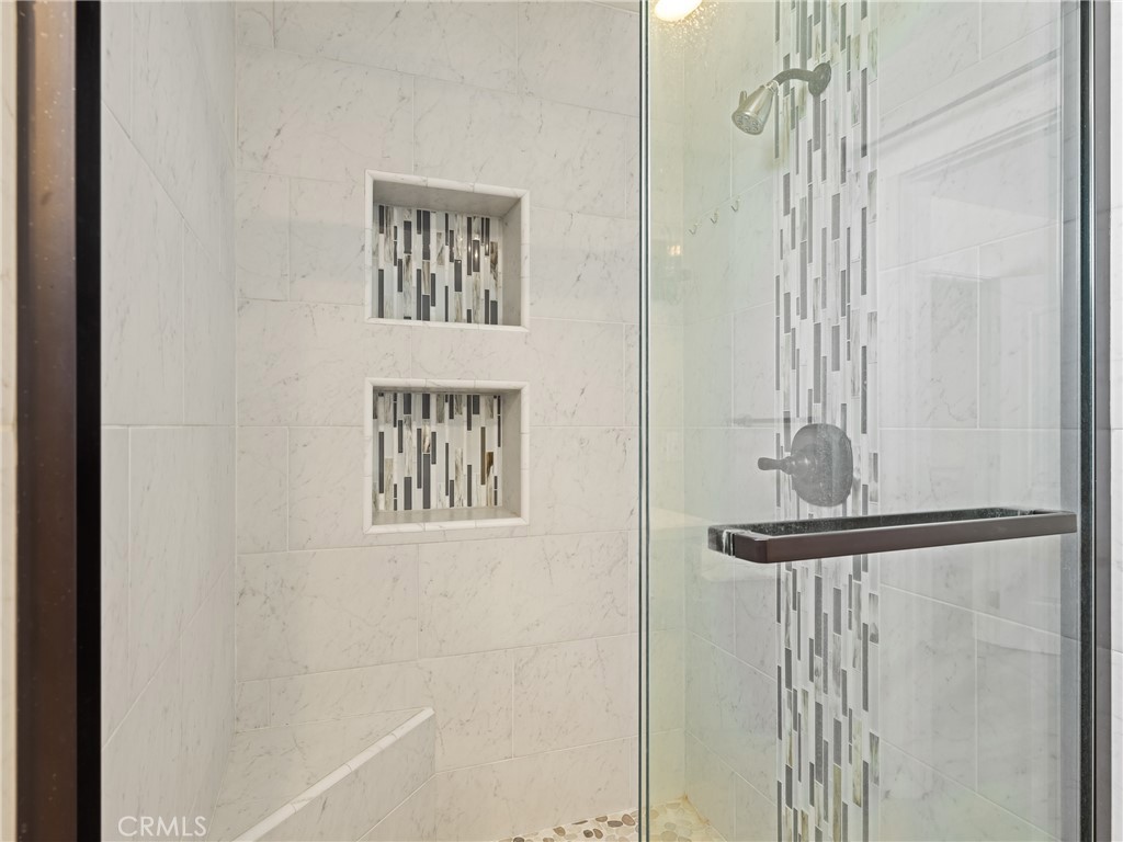 https://media.crmls.org/medias/a430d346-8f12-4a25-9044-caf418b9ef3e.jpg?preset=X-Large