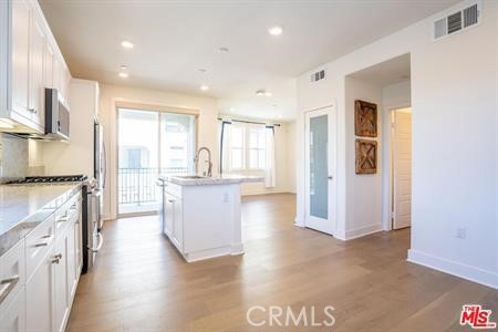 Detail Gallery Image 18 of 48 For 18339 Iris Ln, Yorba Linda,  CA 92886 - 2 Beds | 2/1 Baths