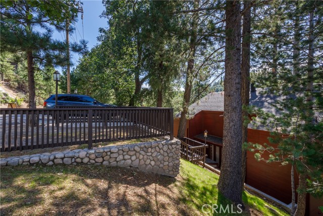 1370 Calgary Drive, Lake Arrowhead CA: https://media.crmls.org/medias/a4321902-0dad-4e52-8738-811c62bfdac4.jpg
