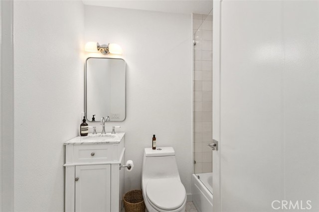 Detail Gallery Image 16 of 19 For 24 Corsica, Newport Beach,  CA 92660 - 2 Beds | 2 Baths