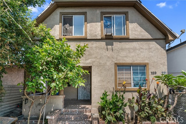 229 W 82nd Street, Los Angeles CA: https://media.crmls.org/medias/a432702d-e0ef-46c6-b57b-38b1da4adf4e.jpg