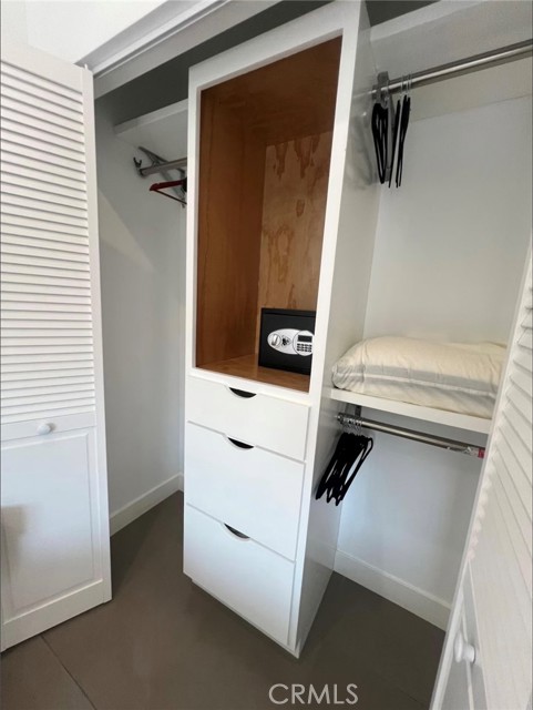 Detail Gallery Image 13 of 15 For 181212 1/2 Navy #1/2,  Santa Monica,  CA 90405 - 2 Beds | 1 Baths