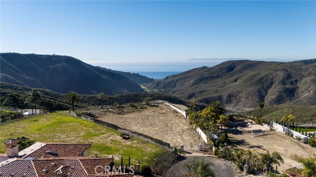 5 Vista Court, Laguna Niguel CA: https://media.crmls.org/medias/a433afe2-9fc2-4ff3-bdf6-4cf4ae26782f.jpg