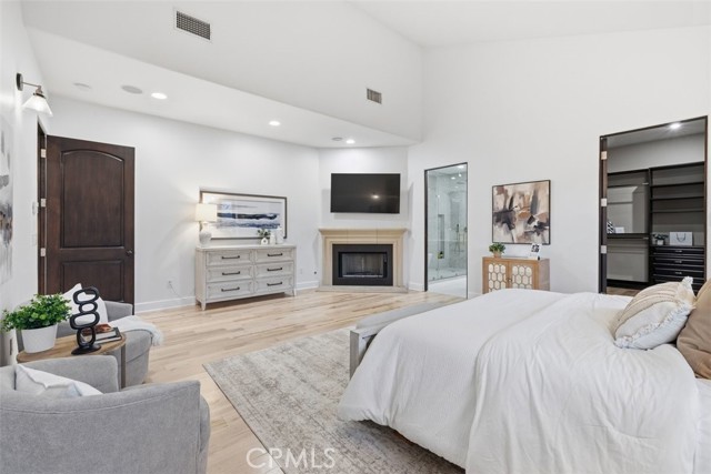 22953 Oxnard Street, Woodland Hills CA: https://media.crmls.org/medias/a433fb77-7615-414a-aa35-d63500a2485c.jpg
