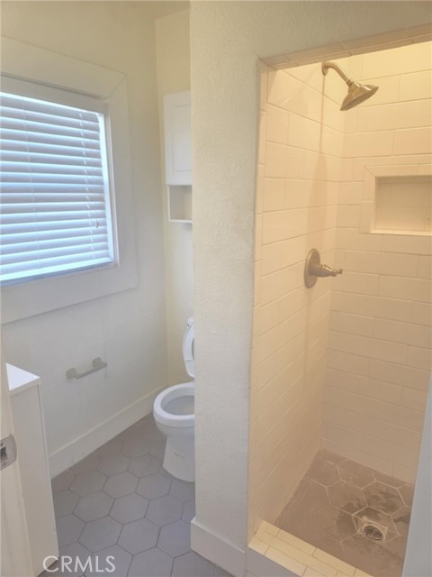 1517 E 1st Street, Long Beach CA: https://media.crmls.org/medias/a433fbbd-e96e-4e85-91e7-9da7bf4dc700.jpg
