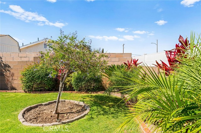 6051 Santa Barbara Avenue, Garden Grove CA: https://media.crmls.org/medias/a43434b7-0724-444b-9858-a0d53432aae9.jpg