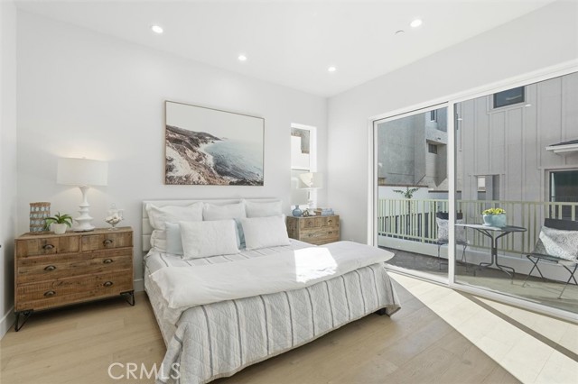 Detail Gallery Image 31 of 45 For 617 N Irena Ave #B,  Redondo Beach,  CA 90277 - 4 Beds | 3/1 Baths