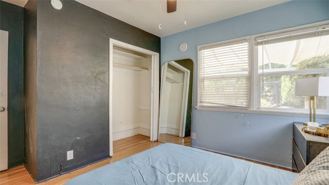 525 N Mariposa Street, Burbank CA: https://media.crmls.org/medias/a435f6e8-284b-450b-a90d-09009dff956c.jpg