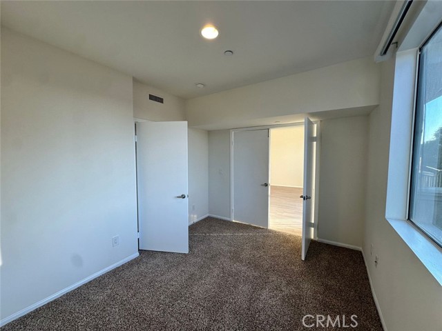 Detail Gallery Image 17 of 21 For 7551 Jordan #304,  Canoga Park,  CA 91303 - 3 Beds | 2 Baths