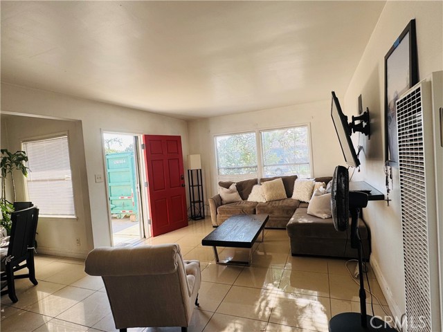 12155 Dunrobin Avenue, Downey CA: https://media.crmls.org/medias/a436c3d2-58fc-4314-90c3-edcdd4bf16f5.jpg