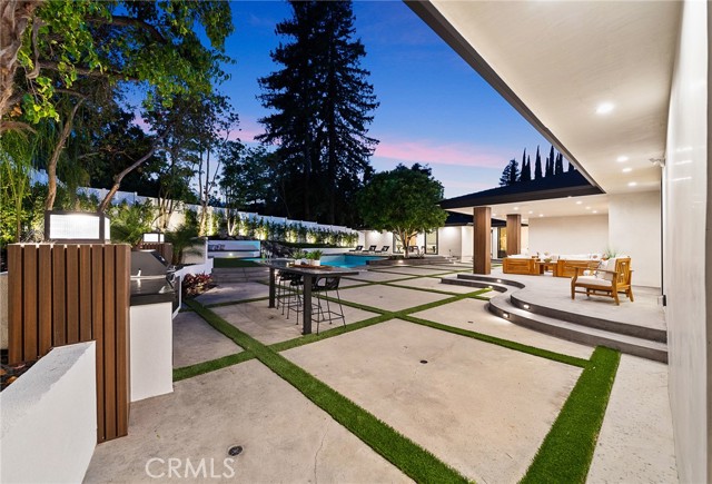 19750 Wells Drive, Woodland Hills CA: https://media.crmls.org/medias/a436ff26-047b-46b2-a2db-c8c842ecce37.jpg
