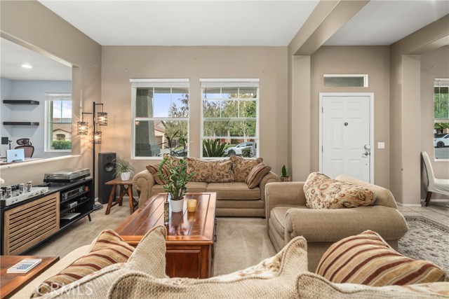 Detail Gallery Image 7 of 59 For 40651 Whitecliff Way, Palmdale,  CA 93551 - 5 Beds | 2/1 Baths