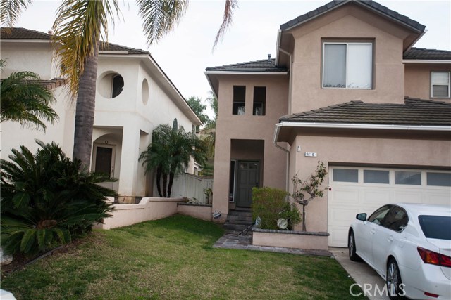 8616 E Silver Ridge Ln, Anaheim Hills, CA 92808