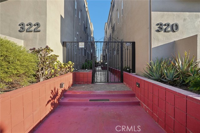 Detail Gallery Image 3 of 32 For 320 E Spruce, Inglewood,  CA 90301 - 2 Beds | 2 Baths