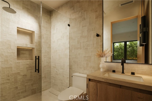 6 Bed Home for Sale in Sherman Oaks, California