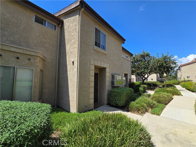 Detail Gallery Image 4 of 9 For 1726 S Mountain Ave #C,  Ontario,  CA 91762 - 2 Beds | 2/1 Baths