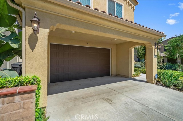 Detail Gallery Image 4 of 46 For 15779 Molly Ave, Chino,  CA 91708 - 4 Beds | 3 Baths