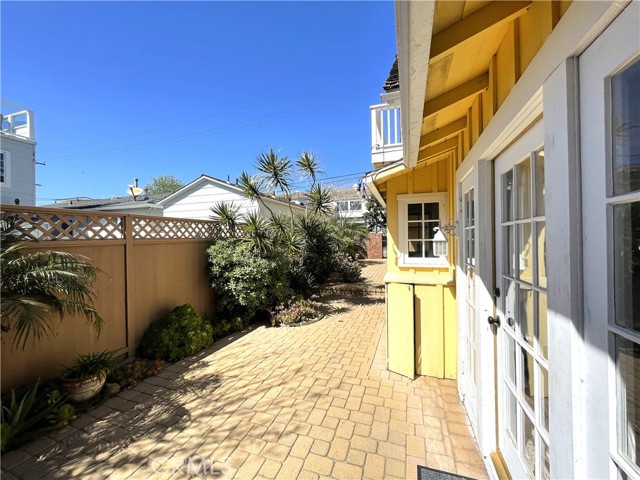 Detail Gallery Image 48 of 57 For 2711 Seaview Ave, Corona Del Mar,  CA 92625 - 2 Beds | 2 Baths
