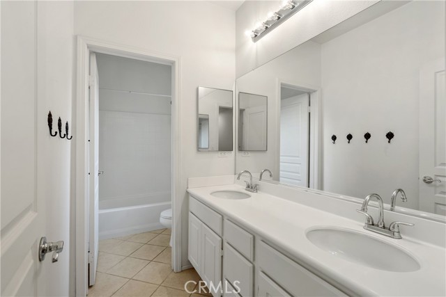 27446 Acacia Drive, Valencia CA: https://media.crmls.org/medias/a439b86b-1ae3-4828-a99c-118a8f8a2993.jpg