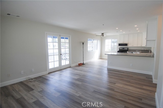 Detail Gallery Image 2 of 16 For 142 W Marquita a,  San Clemente,  CA 92672 - 2 Beds | 2 Baths