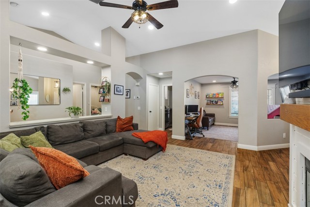 Detail Gallery Image 8 of 36 For 31429 Amsterdam, Winchester,  CA 92596 - 4 Beds | 2 Baths