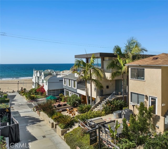 125 9th Street, Manhattan Beach, California 90266, 6 Bedrooms Bedrooms, ,3 BathroomsBathrooms,Residential,For Sale,9th,SB25010397