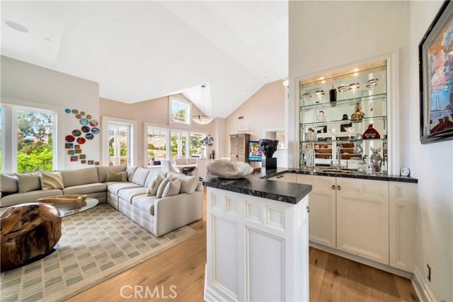 Detail Gallery Image 12 of 65 For 803 Gainsborough Dr, Laguna Beach,  CA 92651 - 3 Beds | 3/1 Baths