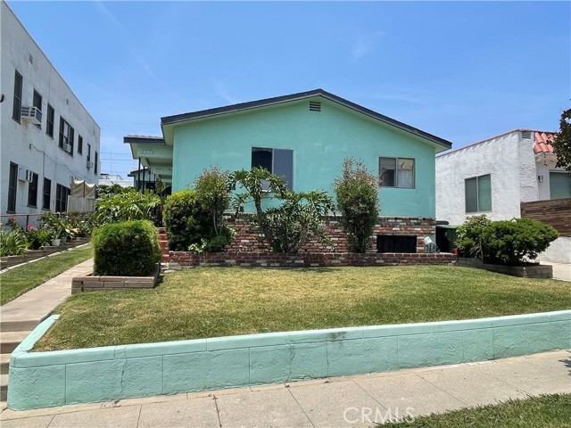 Detail Gallery Image 2 of 4 For 657 S Mathews St, Los Angeles,  CA 90023 - – Beds | – Baths