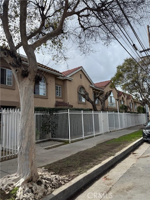 Detail Gallery Image 2 of 2 For 15044 Nordhoff St #8,  North Hills,  CA 91343 - 3 Beds | 3 Baths