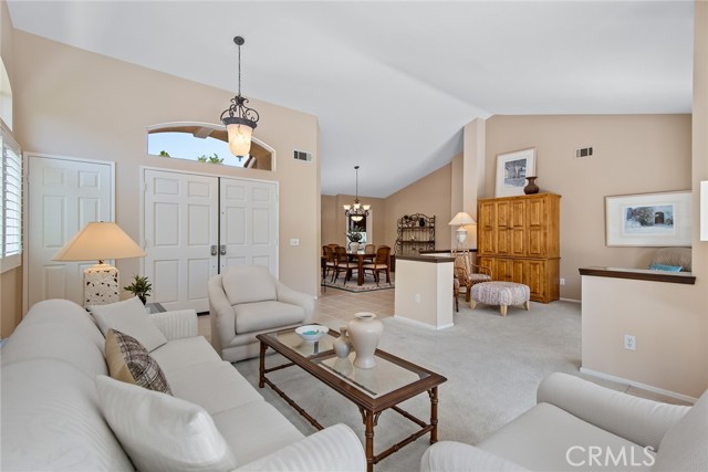 Detail Gallery Image 5 of 32 For 494 Bannister Way #B,  Simi Valley,  CA 93065 - 2 Beds | 2 Baths