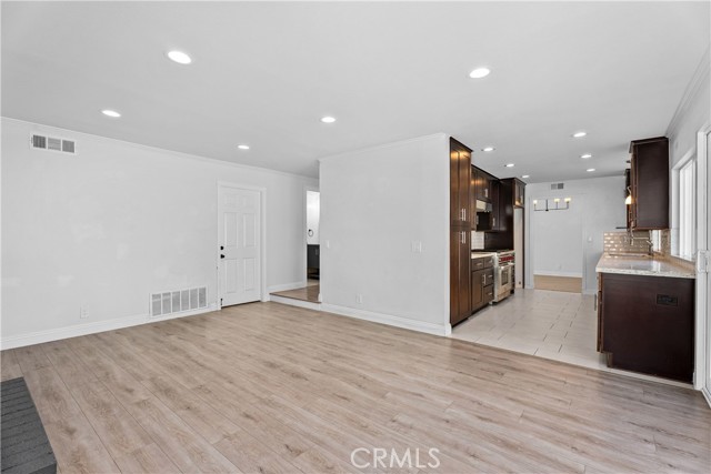 Detail Gallery Image 9 of 22 For 25801 Chapel Hill, Lake Forest,  CA 92630 - 5 Beds | 3/1 Baths