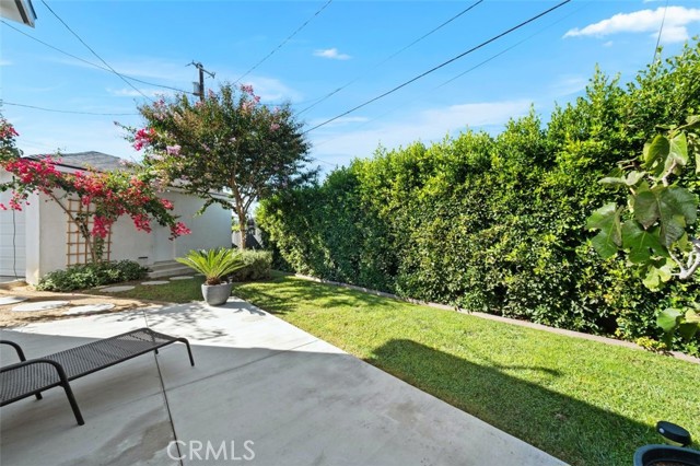 2329 Vineyard Avenue, Los Angeles CA: https://media.crmls.org/medias/a43e01ac-b094-4256-ae41-d199f6907728.jpg