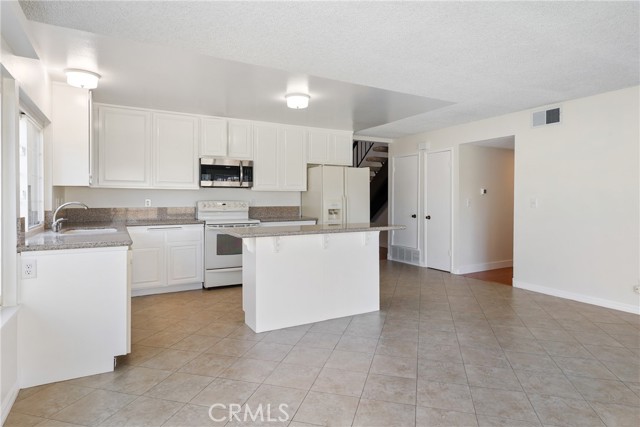 Detail Gallery Image 9 of 57 For 19209 Sheryl Avenue, Cerritos,  CA 90703 - 5 Beds | 3 Baths