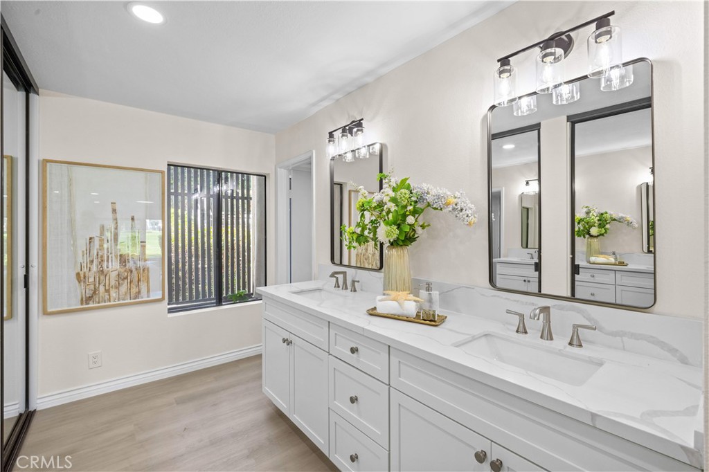 https://media.crmls.org/medias/a43f0ffd-fe0d-4675-b181-8ec9cfa1bb0a.jpg?preset=X-Large