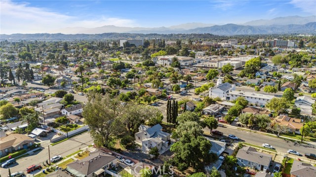 Detail Gallery Image 34 of 42 For 318 E 11th St, Pomona,  CA 91766 - 5 Beds | 2/1 Baths