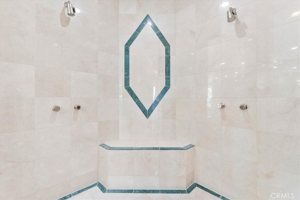 https://media.crmls.org/medias/a4408de8-2688-4b74-857e-309ae80afea6.jpg?preset=X-Large