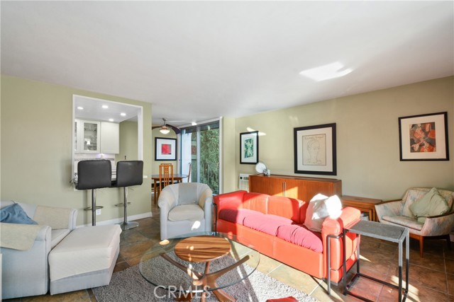 Detail Gallery Image 13 of 30 For 2101 E 2nd St #305,  Long Beach,  CA 90803 - 2 Beds | 2 Baths