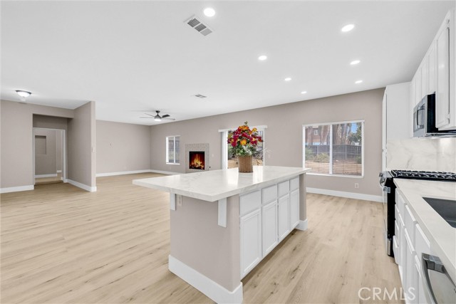 27258 Sierra Madre Drive, Murrieta CA: https://media.crmls.org/medias/a440b848-77d5-4bd8-b882-48e45c496d09.jpg