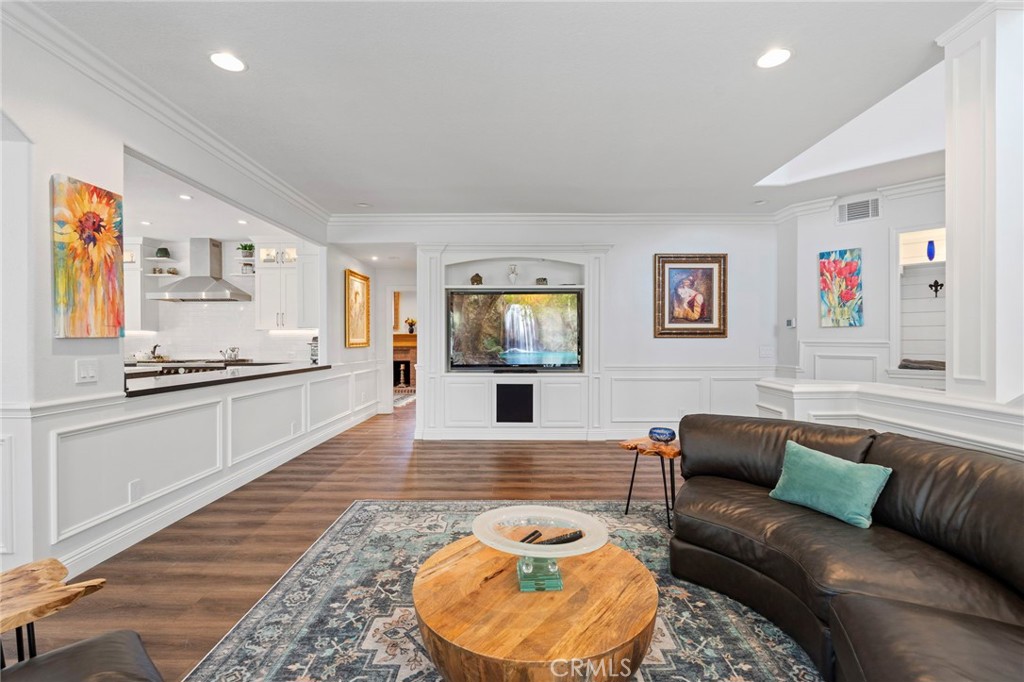 MLS #OC25192282 image #7