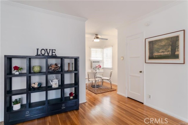 Detail Gallery Image 4 of 13 For 4266 Troost, Studio City,  CA 91604 - 1 Beds | 1 Baths