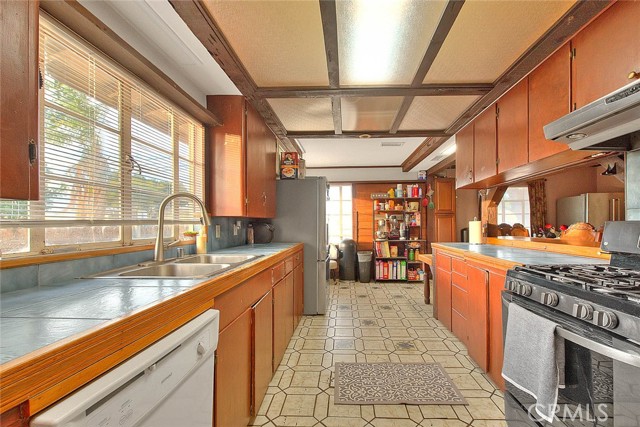 Detail Gallery Image 15 of 48 For 18087 San Bernardino, Bloomington,  CA 92316 - 3 Beds | 1/1 Baths